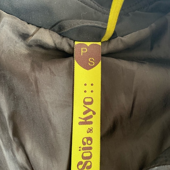 Small Black rian trench coat - Picture 2 of 4